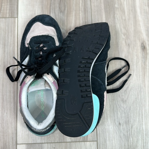 New Balance women’s 574 black pink sneakers size 7.5 - Picture 5 of 7